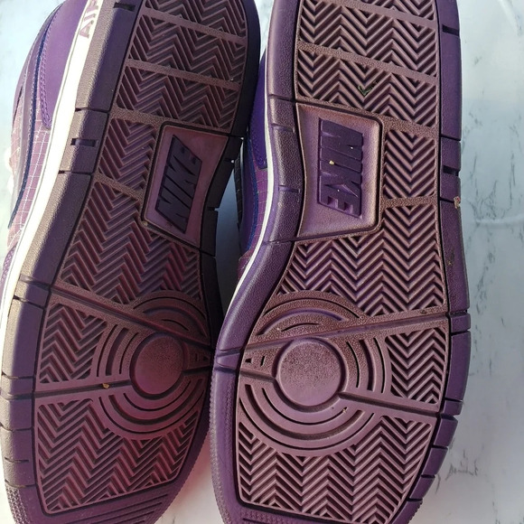 Nike Purple Gradient Athletic Shoes - Picture 6 of 7